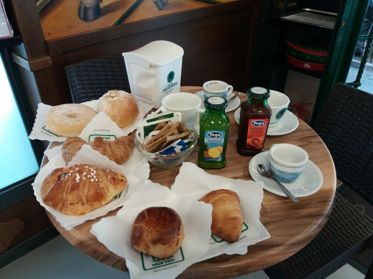 B&B Italia Napoli Екстер'єр фото
